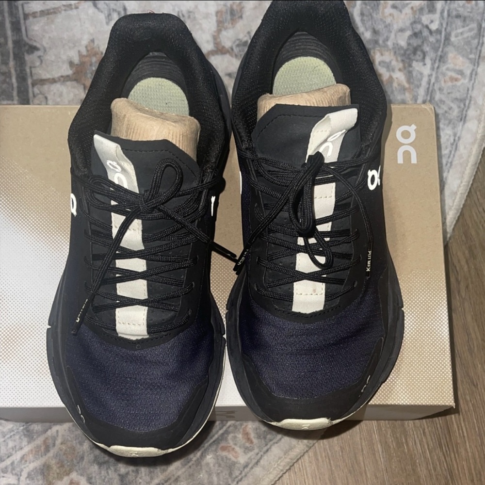 Women’s On Clouds Cloudnova